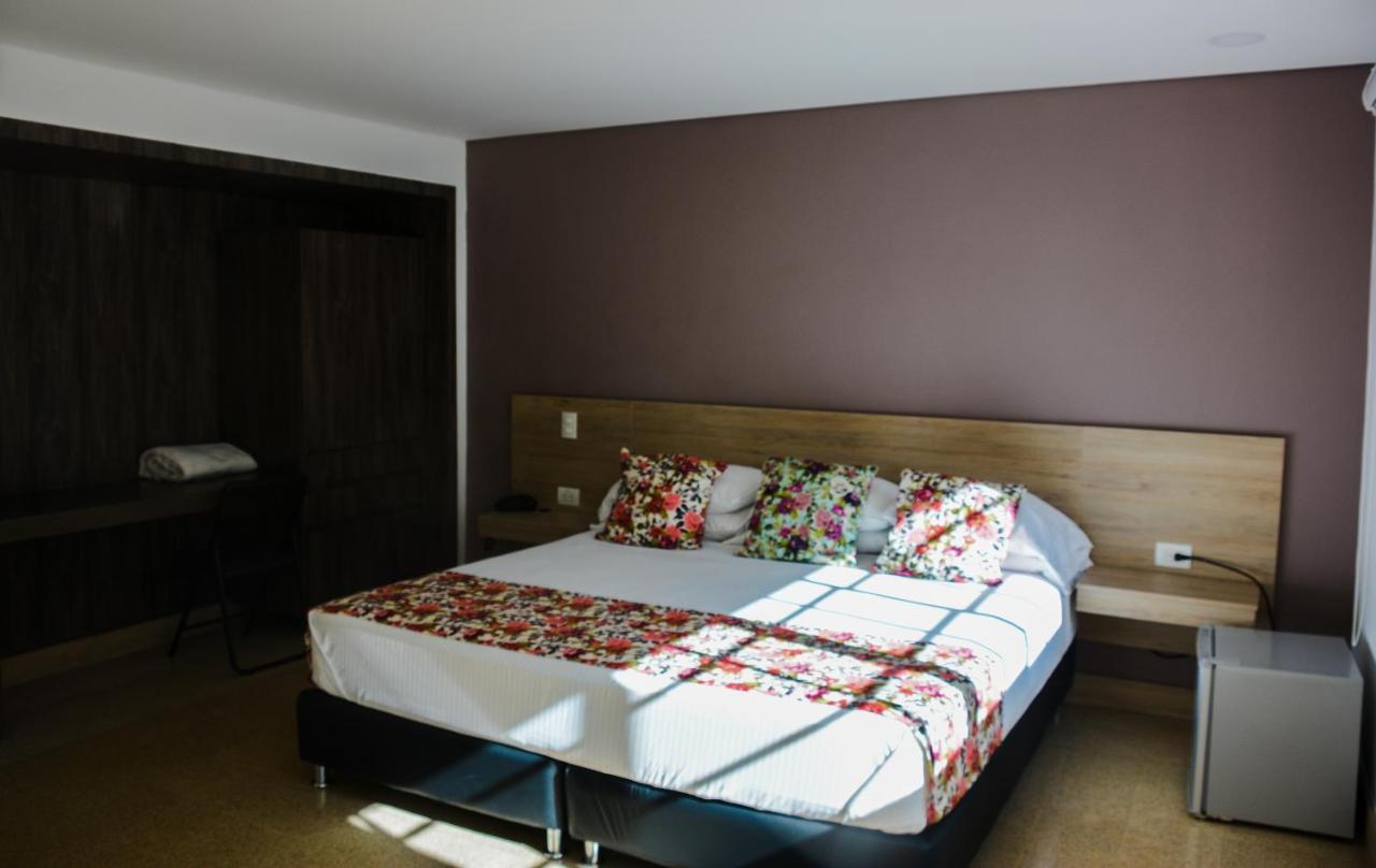 Hotel Poma Rosa Medellín Exterior foto